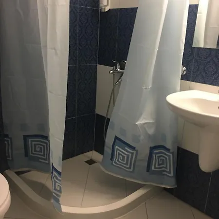 Flower Street 4* Νεσέμπαρ